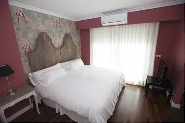 El Jardin De Vikera Guest House San Andres de Montejos Bagian luar foto